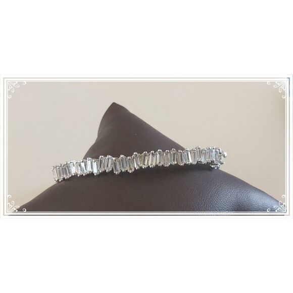 Sparkling Baguette Sim Diamond Scatter Set Bangle Bracelet~925SS~kn - Picture 2 of 4